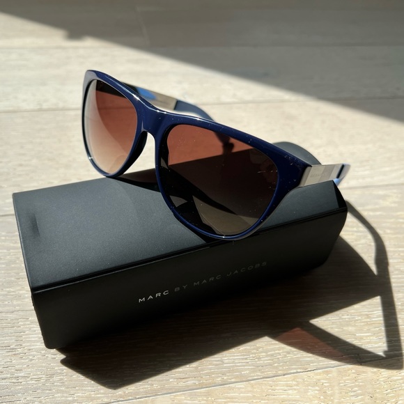 MARC BY MARC JACOBS New Blue Sunglasses - Picture 4 of 16